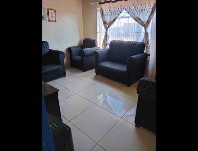 2 BEDROOM HOUSE FOR SALE IN KATLEHONG SOUTH